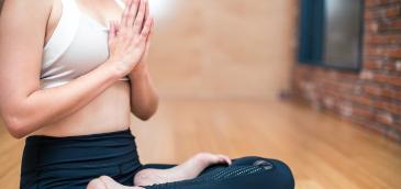 Es gibt viele Möglichkeiten zum Entspannen - auch Yoga gehört dazu.
